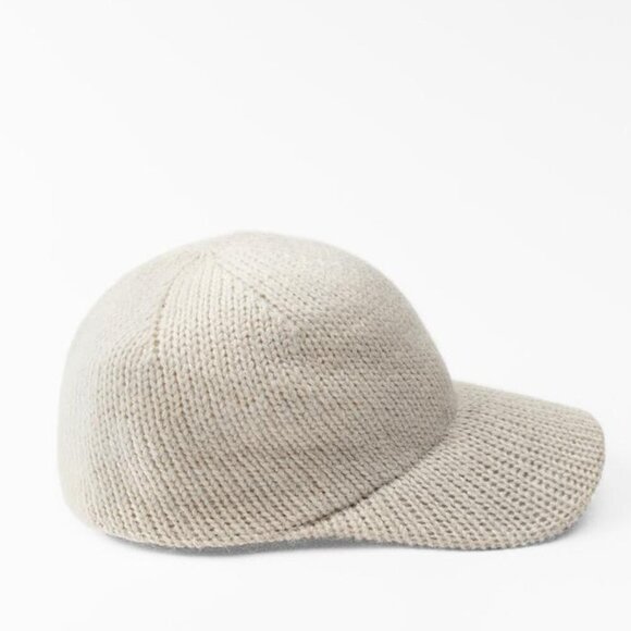 NWT ZARA KNIT CAP SIZE M - Picture 2 of 5